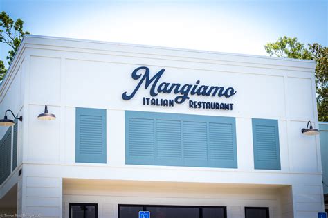 With the hustle and bustle of the holidays in full swing, sometimes finding time to cook isn't on the menu. . Mangiamo naperville